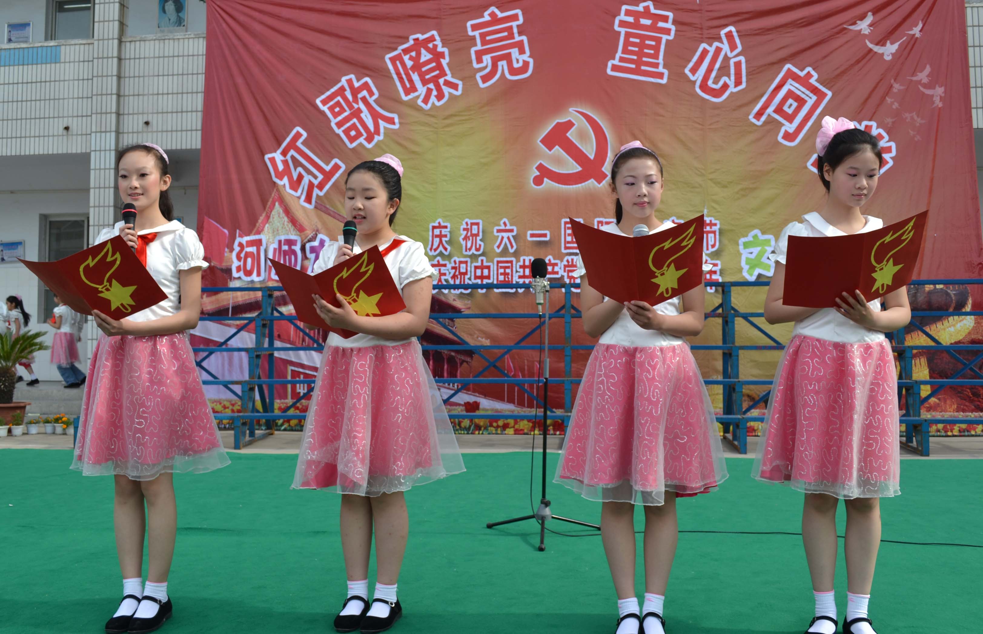 节目主持人  摄影:许志强
