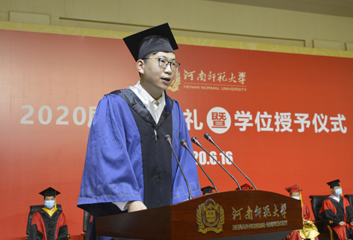 研究生代表、化学化工学院张泽发言 研究生代表、化学化工学院张泽发言